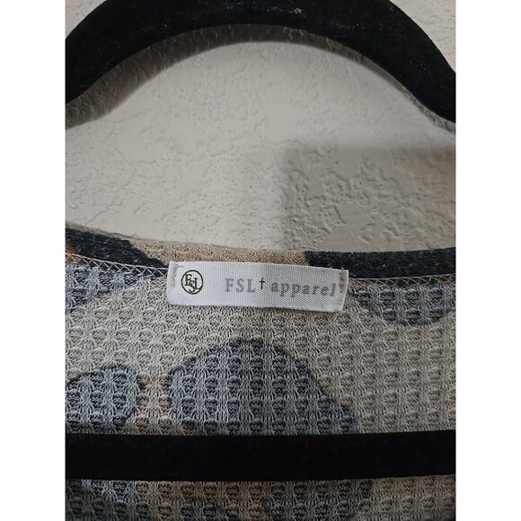 FSL Apparel Tan Leopard Print Waffle Knit Bell Sleeve Top Womans Size Large - Picture 4 of 5